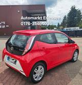 Toyota Aygo AYGO x-play touch/R.Kamara/SHG/1Hand - Toyota Aygo (X) mit Benzin-Antrieb: Rot