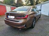 BMW 330i Luxury/GARANTIE/Leder/DA Prof/Laser/HUD TOP - BMW 330 von privat