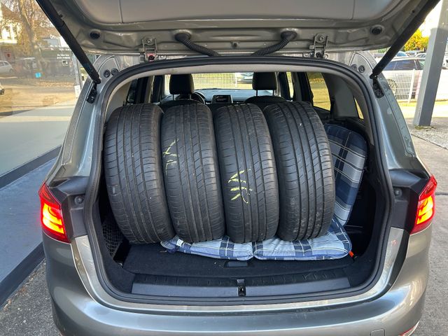 Fahrzeugabbildung BMW 220 Gran Tourer 220 i Luxury Line Automatik Navi