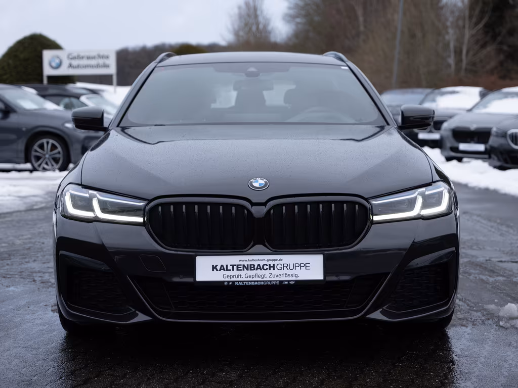 BMW 540d Touring xDrive M-Sport PANO HUD LASER W-LAN