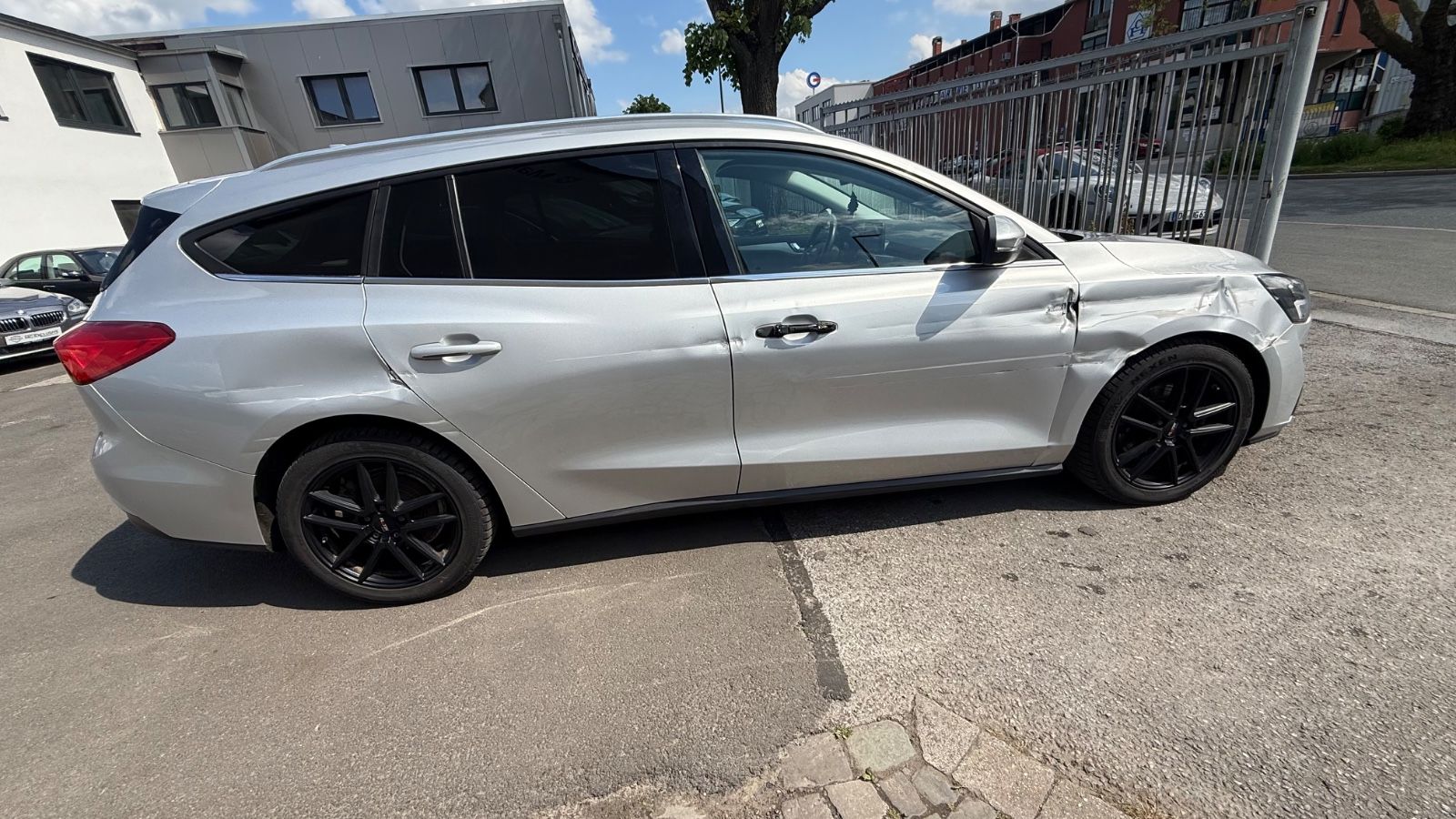 Fahrzeugabbildung Ford Focus Turnier Cool & Connect