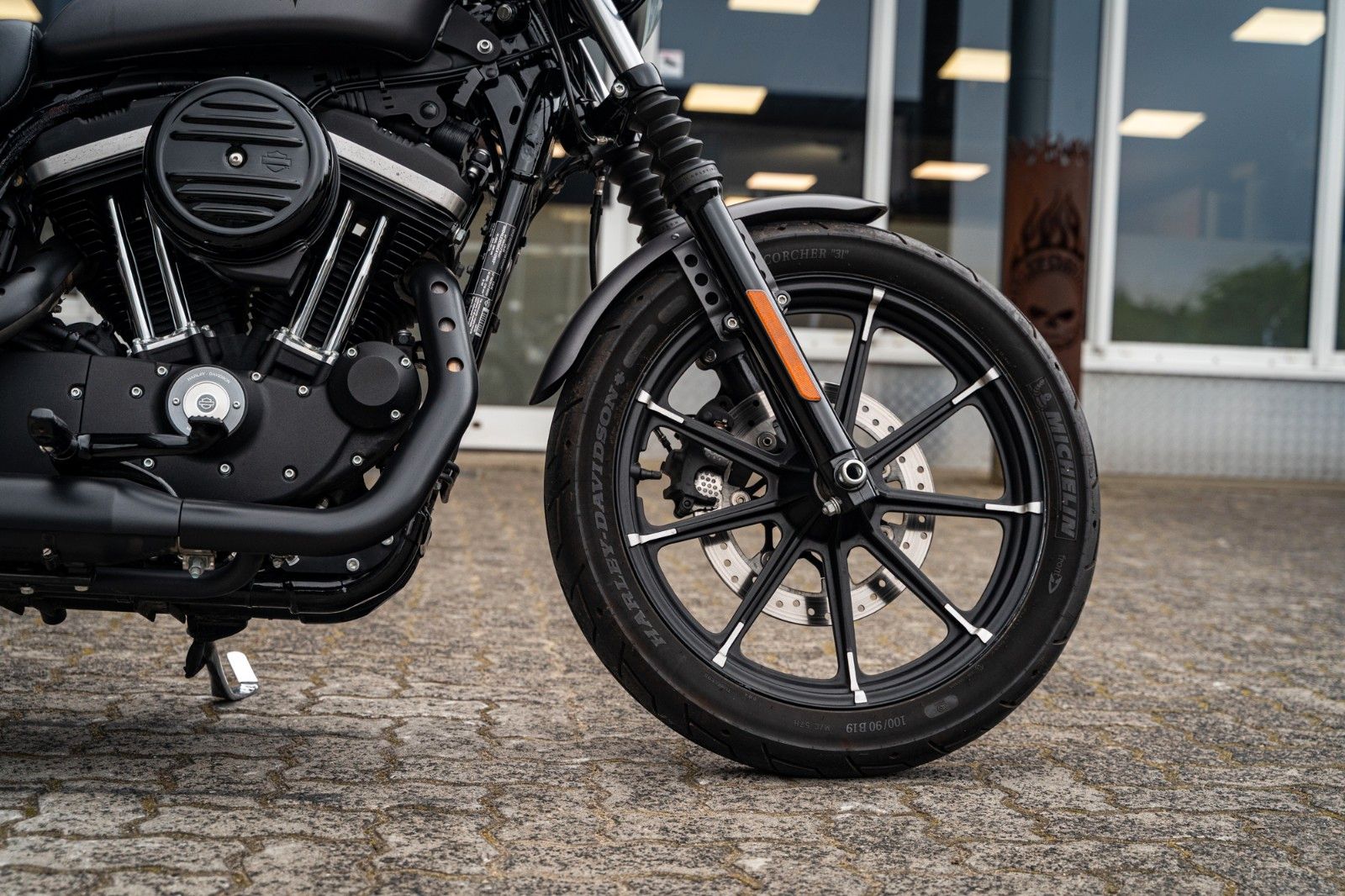 Fahrzeugabbildung Harley-Davidson XL883N - Iron
