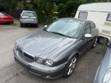 Jaguar X-Type 3.0 V6 Executive - Jaguar X-Type mit Benzin-Antrieb