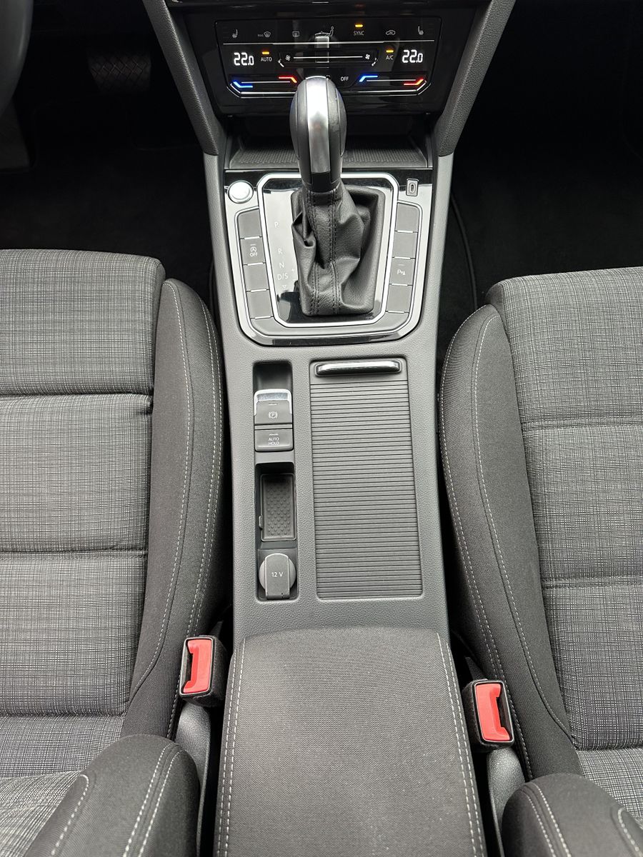 Fahrzeugabbildung Volkswagen Passat Variant 2.0 TDI DSG Business NAV+LED+KAM