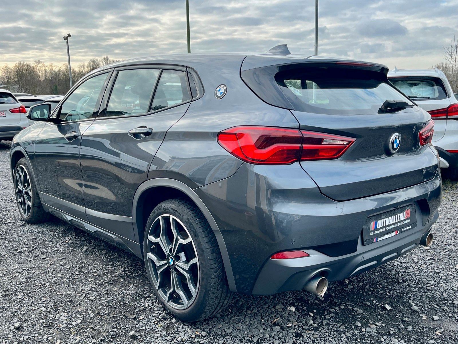 Fahrzeugabbildung BMW X2 sDrive20i M SPORTPAKET X Navi Pano LED HUD