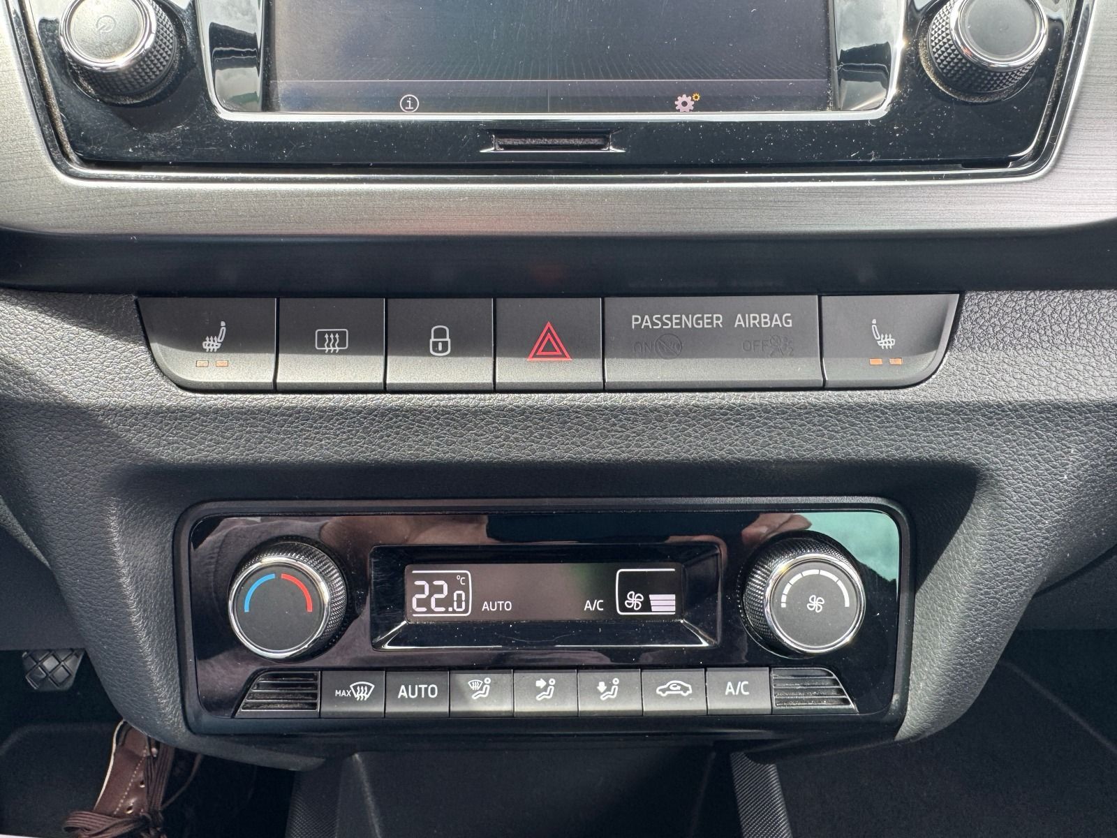 Fahrzeugabbildung SKODA Fabia Combi 110PS 6-Gang*RFk*LED*PDC*SmartLink