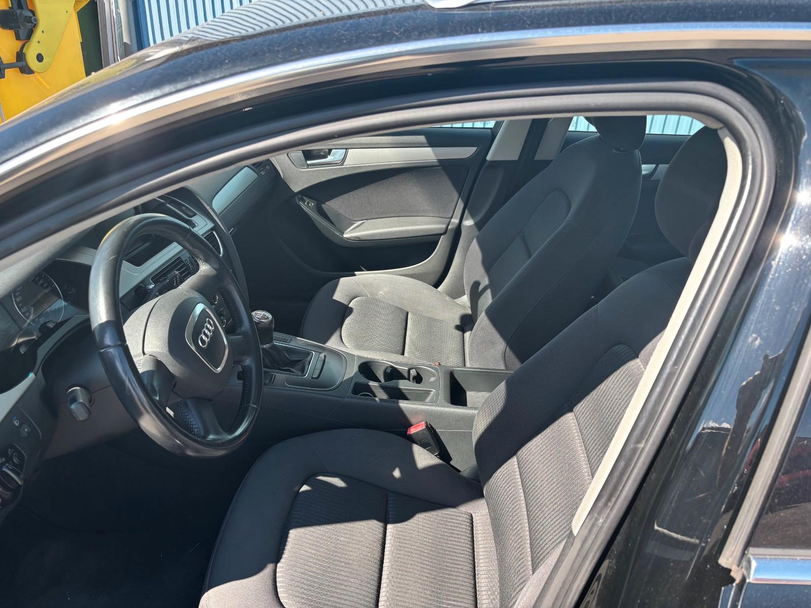 Audi A4 2009 — photo 19