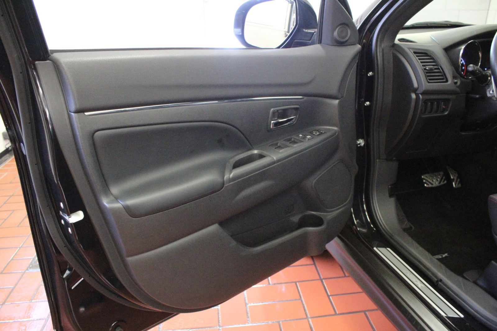 Fahrzeugabbildung Mitsubishi ASX 2.0 MIVEC CVT 2WD Spirit+