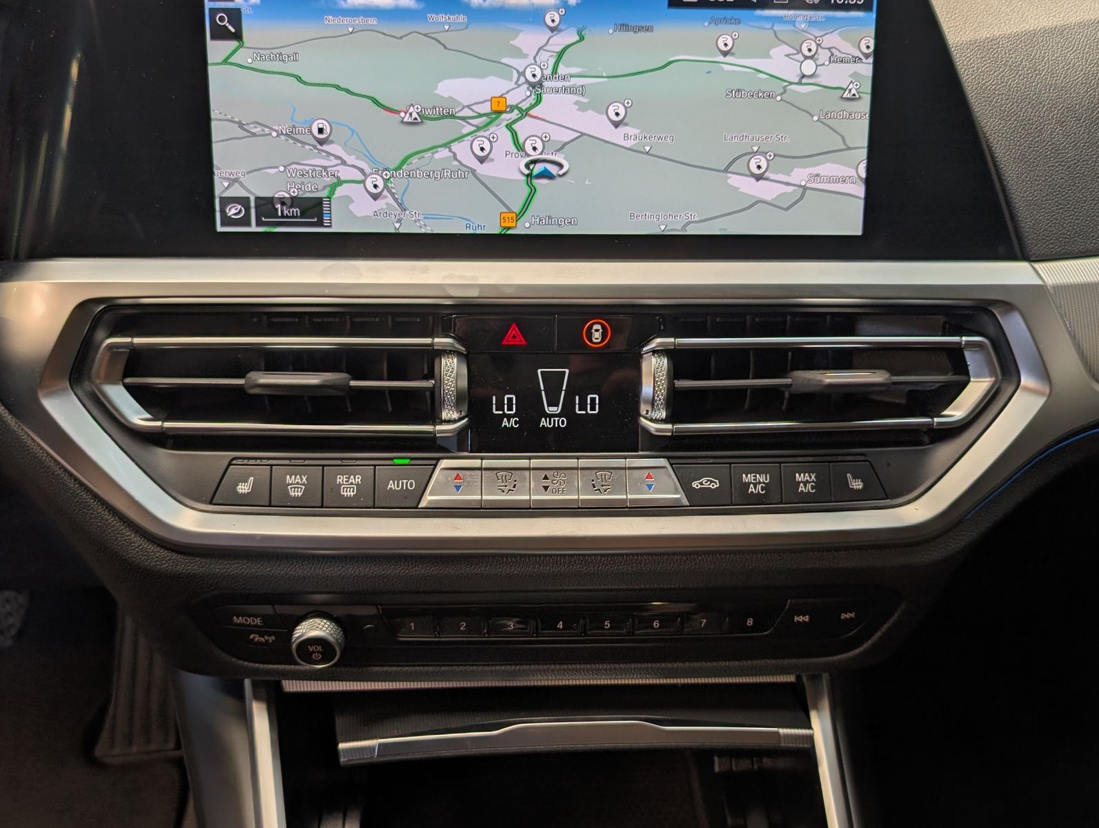 Fahrzeugabbildung BMW 320 e xDrive Sport Line Schadow Pano Laser Navi