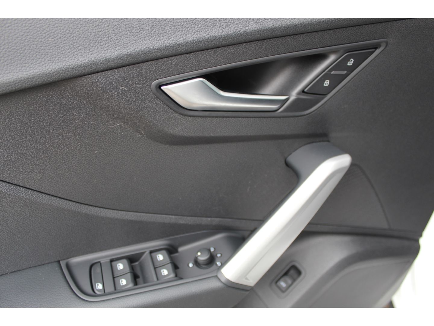 Q2 35 TFSI S-tronic - APP*Keyless*elHeckkl.*AHK!