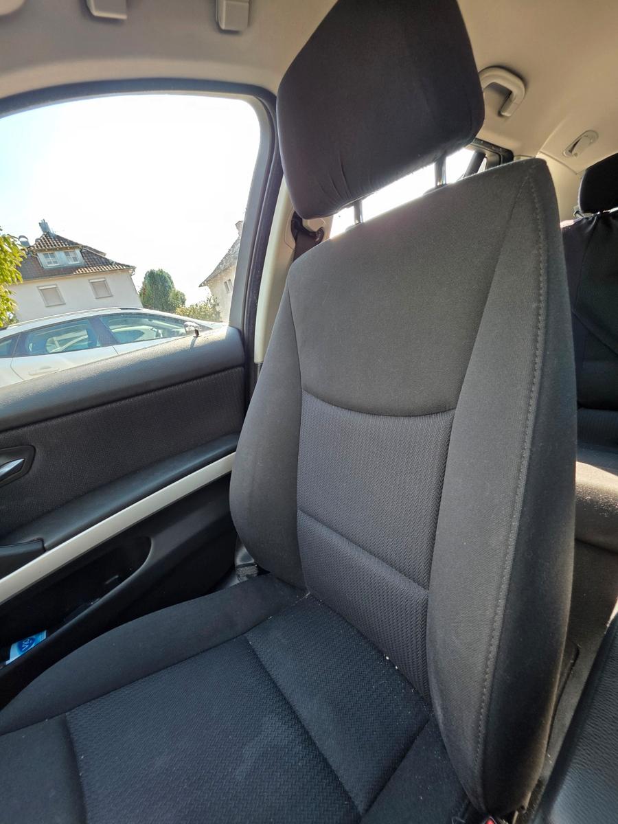 BMW 318 2009 — photo 10