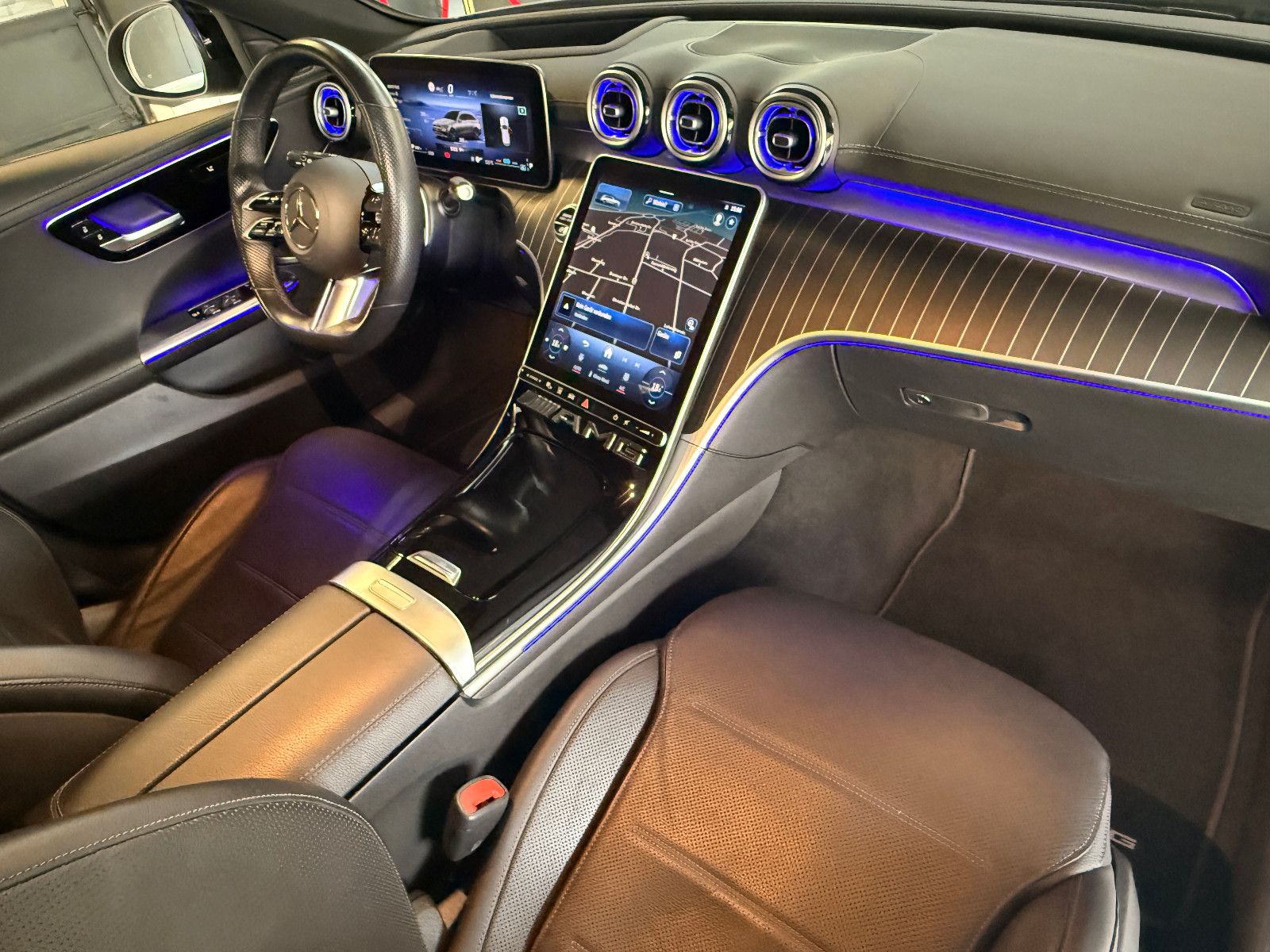 Fahrzeugabbildung Mercedes-Benz C 300TD/AMG/PANO/AMBIENTE/KAMERA/LED/MASSAGE