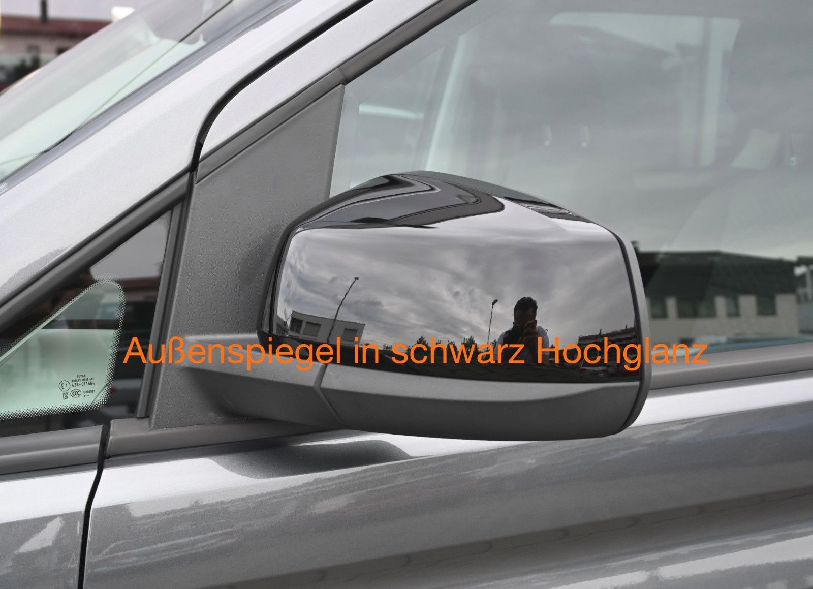 Fahrzeugabbildung Ford Grand Tourneo 2.0 d Titanium Aut °PANO°KAM°8FACH