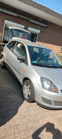 Ford Fiesta 08/2006 // 69.854 KM Mit elk. ...