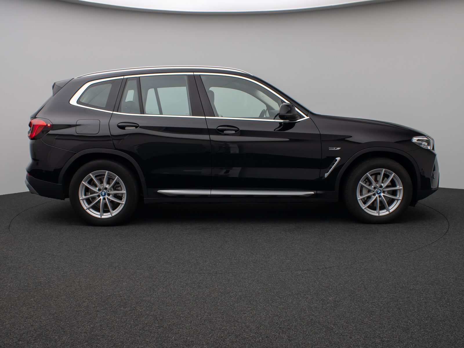 Fahrzeugabbildung BMW X3 xD30e Panorama 360° HUD DAB AHK Alarm Sport