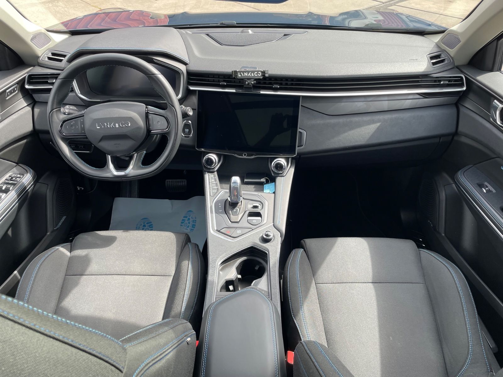 Lynk & Co 01