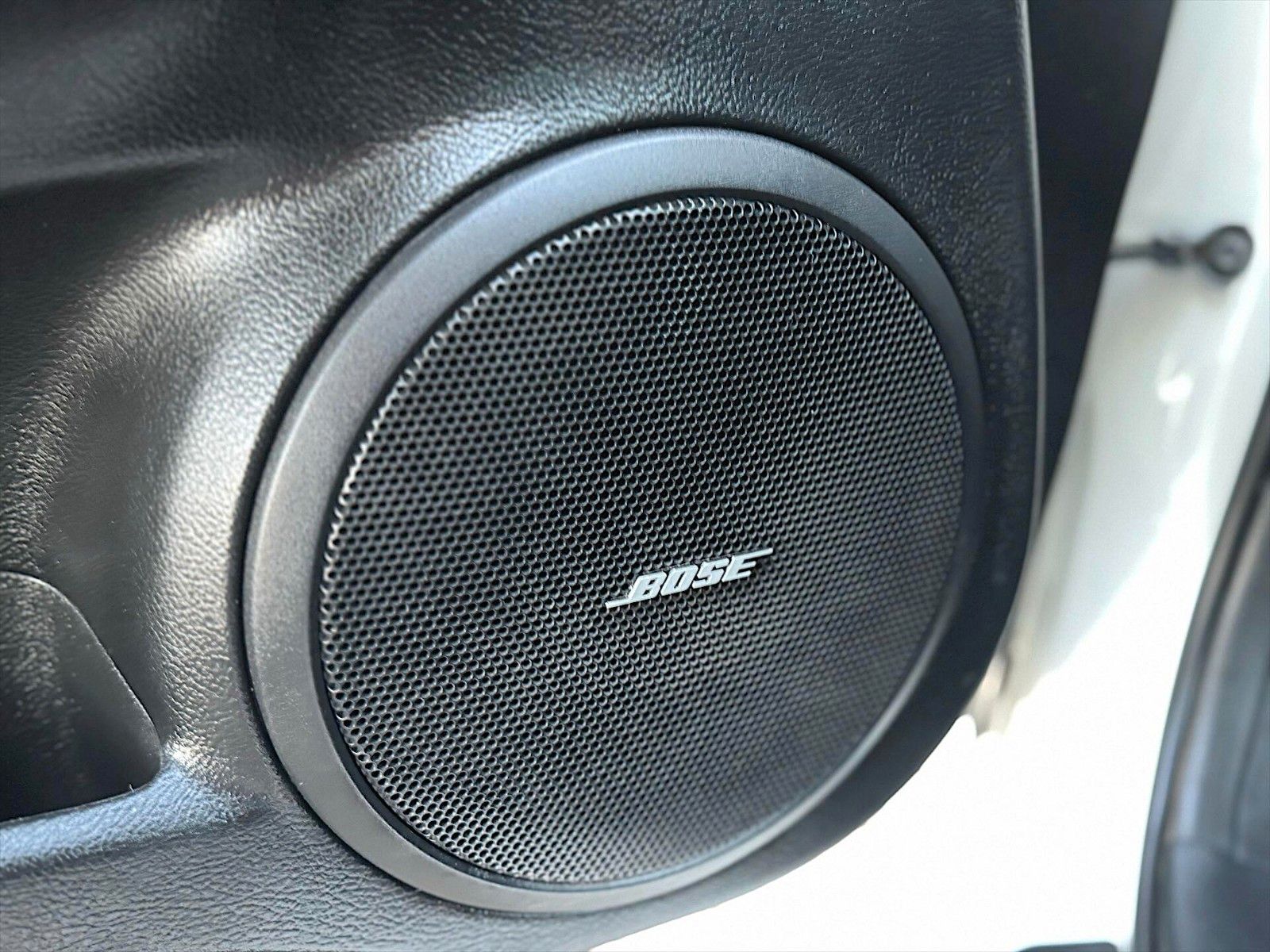 Fahrzeugabbildung Mazda 6 Kombi 2.0  Sports-Line *Bi-Xenon*BOSE*Keyless*