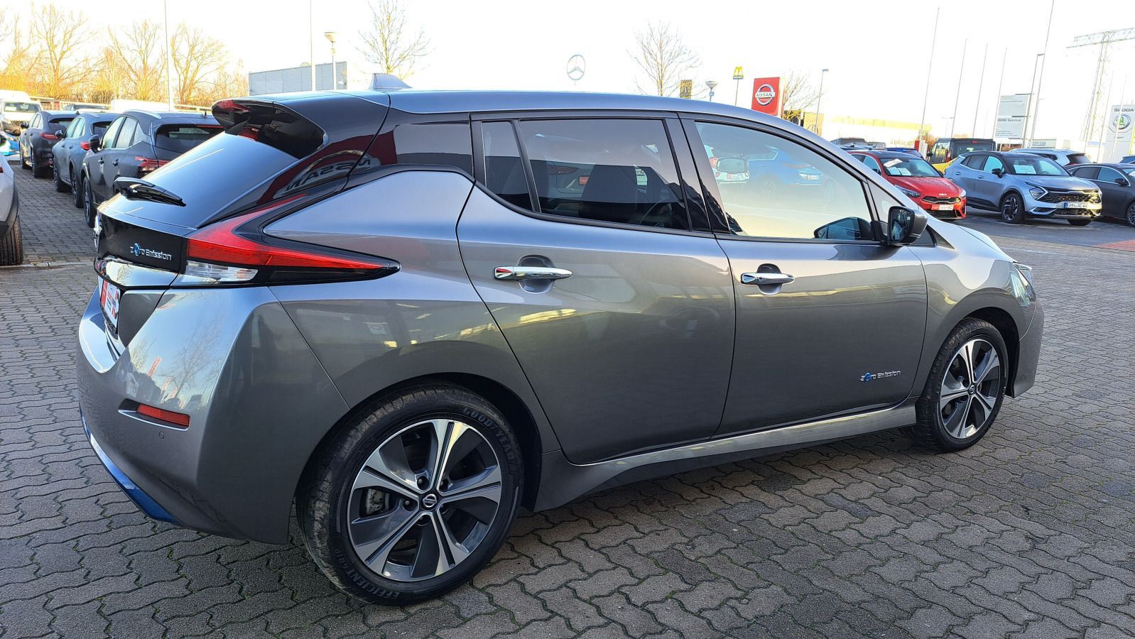 Fahrzeugabbildung Nissan Leaf Tekna 40kWh Navi Leder