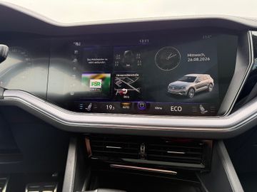 Volkswagen Touareg R-Line 4Motion+AHK+AWS+StHz+HUD+MEM+LED+
