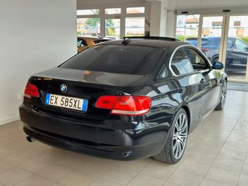 BMW 320 - 4
