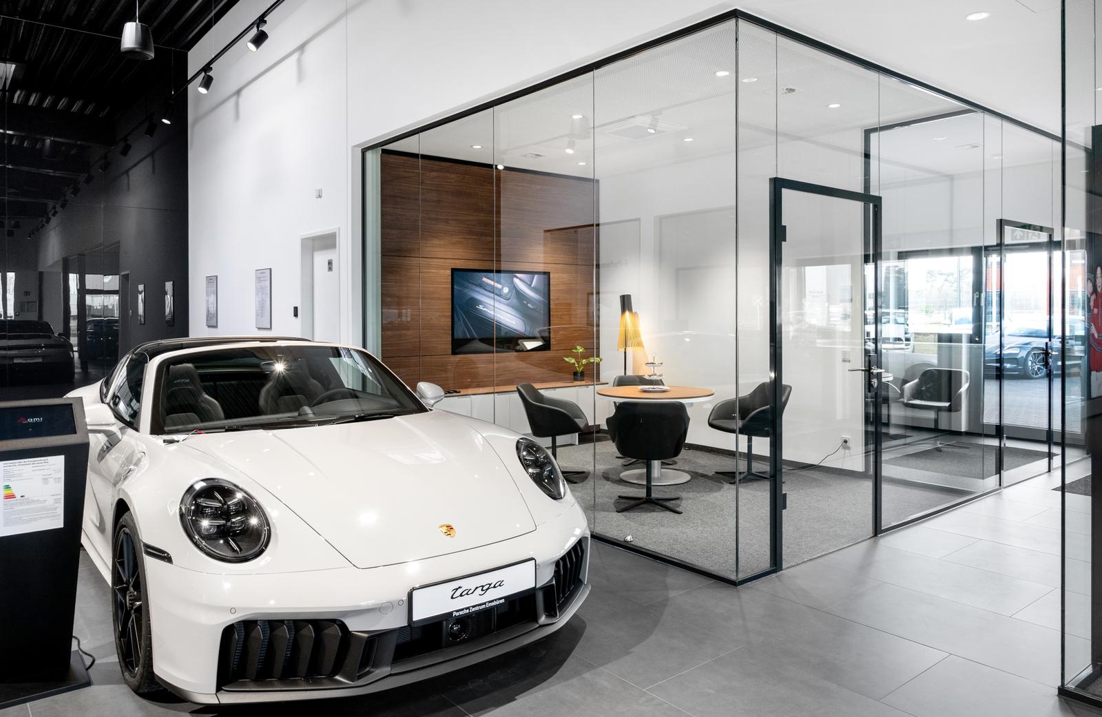 showroom-image-top