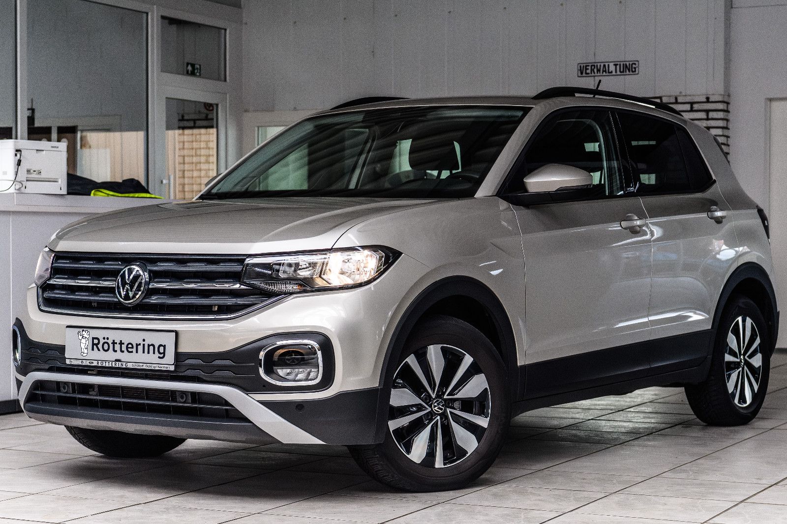 Fahrzeugabbildung Volkswagen T-Cross Move+AHK+GJR+NAVI+SHZ+ALU+ACC+DAB
