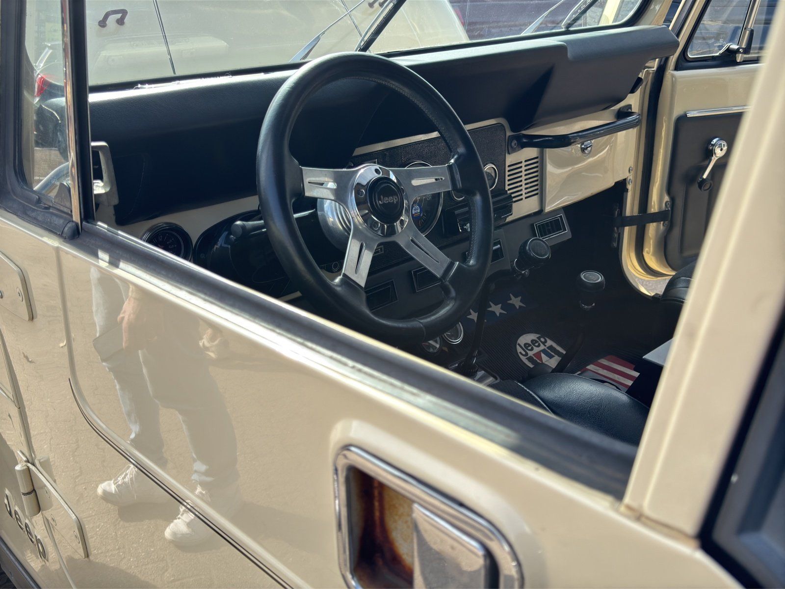 Fahrzeugabbildung Jeep CJ7 V8 LT1 H-Zulassung alles eingetragen