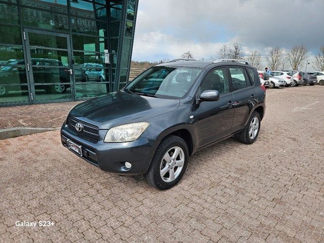 Toyota RAV4 2.2 D-4D 4X4 PROMO USATO/SCAMBIO