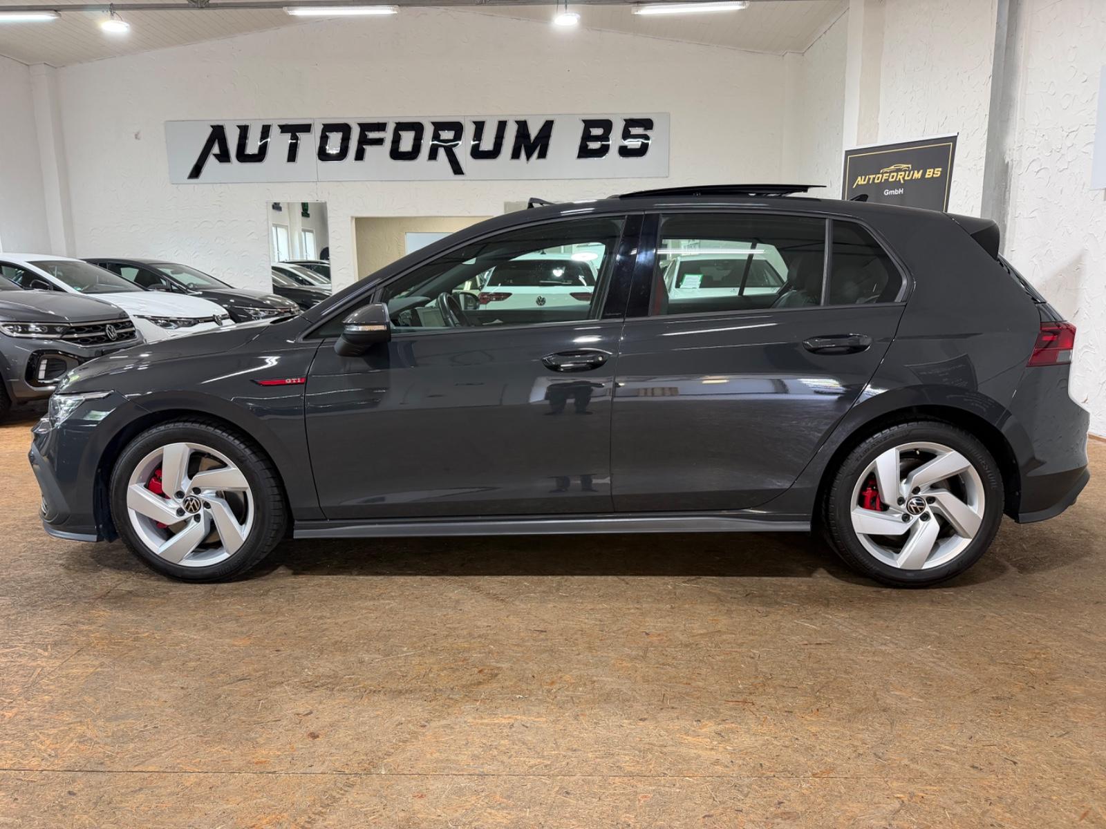 Volkswagen Golf VIII Lim. GTI 2.0/PANO/CAM/IQ/SHZ/17", миниатюра 2