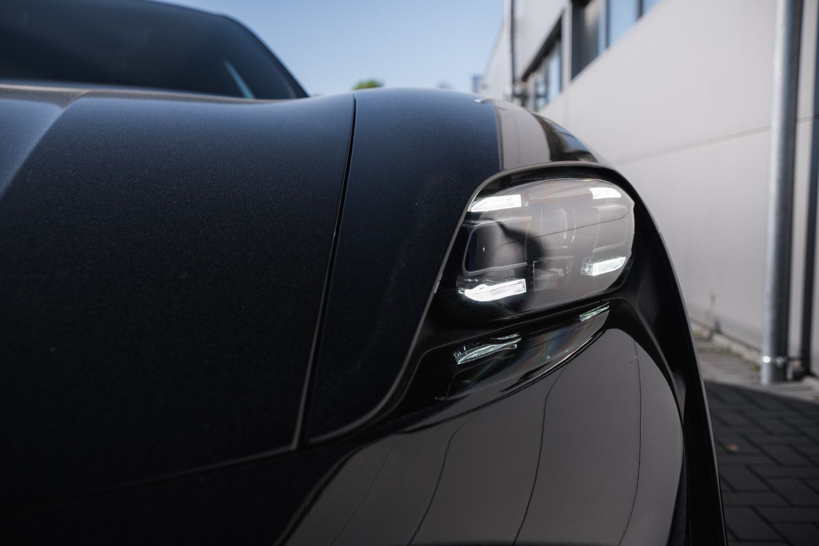 Fahrzeugabbildung Porsche Taycan Sport Turismo-Pano-PerformBatt.-WP-PASM