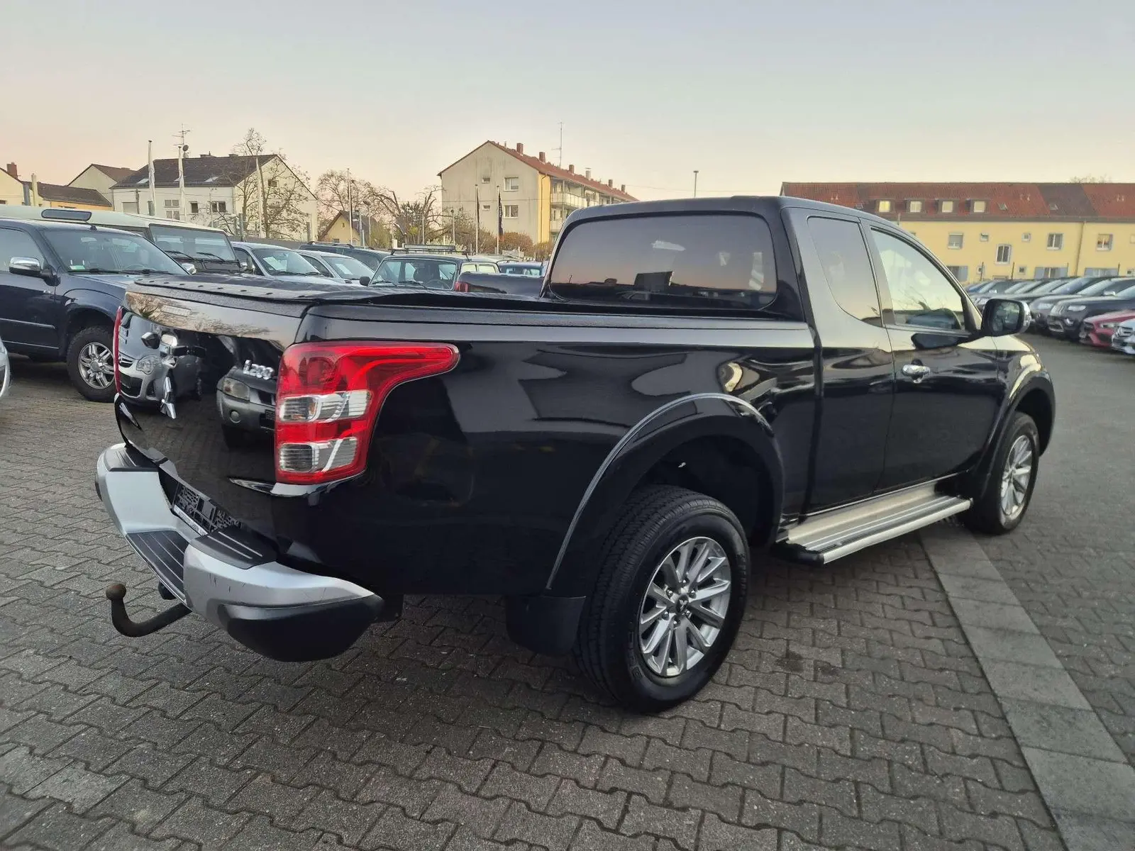 Mitsubishi L200 Plus Club Cab 4WD *AHK 3.0 To. / Top Optik*