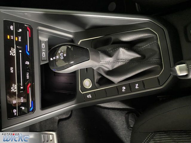 Polo 1.0 TSI DSG R-Line NAVI KLIMA REAR VIEW PAN