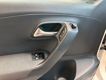 MYAUTOCENTER – Gebraucht- und Jahreswagen mit Werkstattservice in Pfaffenhofen Volkswagen Polo V Trendline *1-HAND*KLIMAANLAGE*tÜV:827*