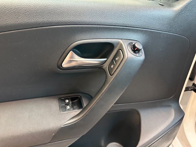 MYAUTOCENTER – Gebraucht- und Jahreswagen mit Werkstattservice in Pfaffenhofen Volkswagen Polo V Trendline *1-HAND*KLIMAANLAGE*tÜV:827*