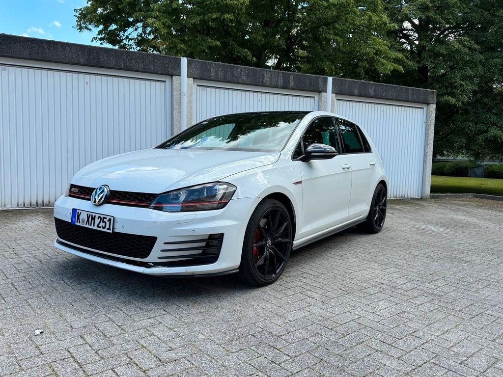 Image of Volkswagen Golf