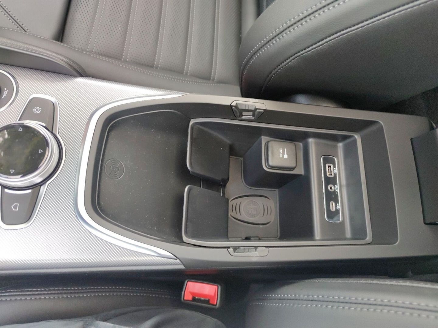 Fahrzeugabbildung Alfa Romeo Giulia 2.0 Turbo16V Q4 Veloce +PANO+HARMAN&KARDO