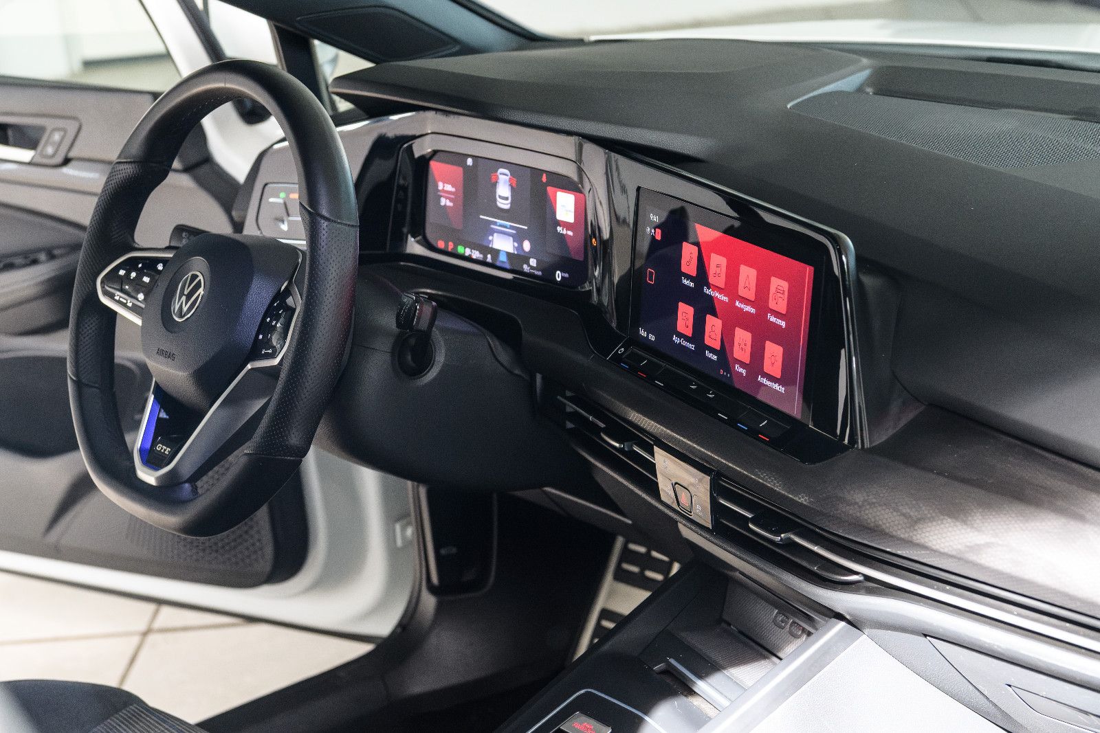 Fahrzeugabbildung Volkswagen Golf VIII Lim. GTE eHybrid +DSG+Navi+ACC