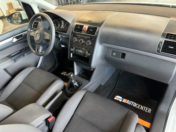 MYAUTOCENTER – Gebraucht- und Jahreswagen mit Werkstattservice in Pfaffenhofen Volkswagen Touran *7-SITZER*TÜV 827*2-ZONEN*PDC*DACHRELING