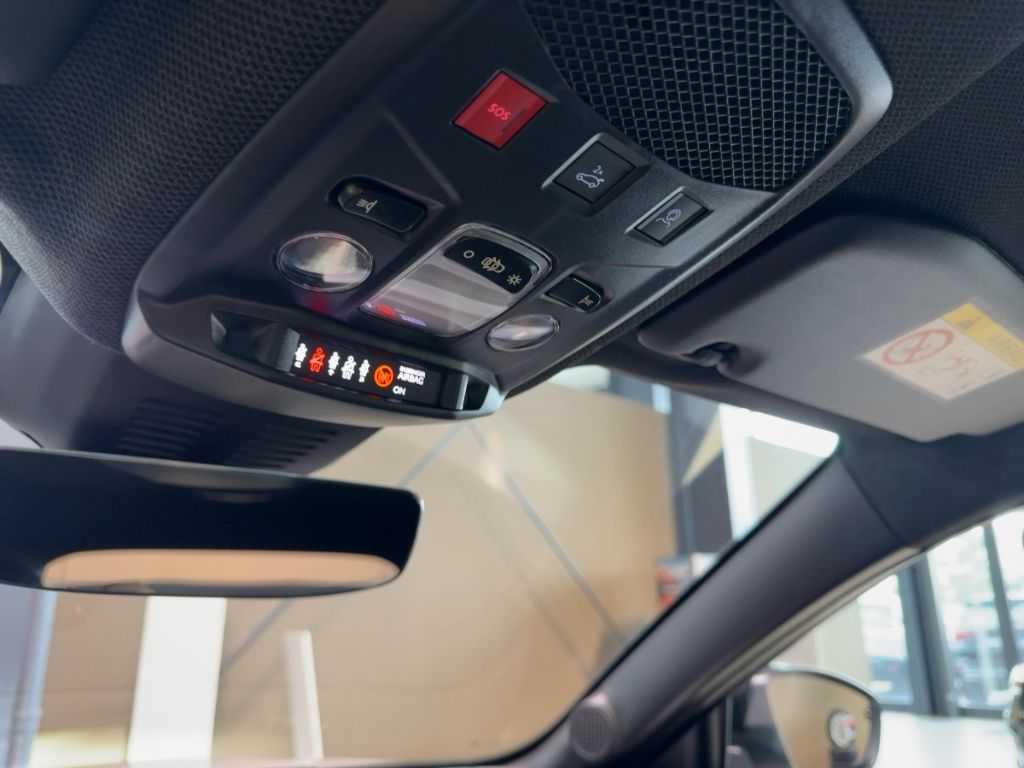 Fahrzeugabbildung Jeep Avenger Altitude Electric NAVI ALLWETTER WINTER