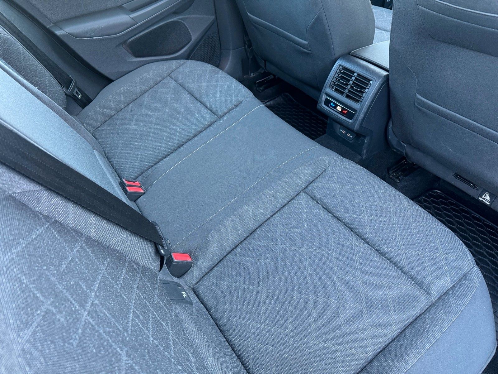 Fahrzeugabbildung Volkswagen Golf VIII Lim. Life 1.0 TSI