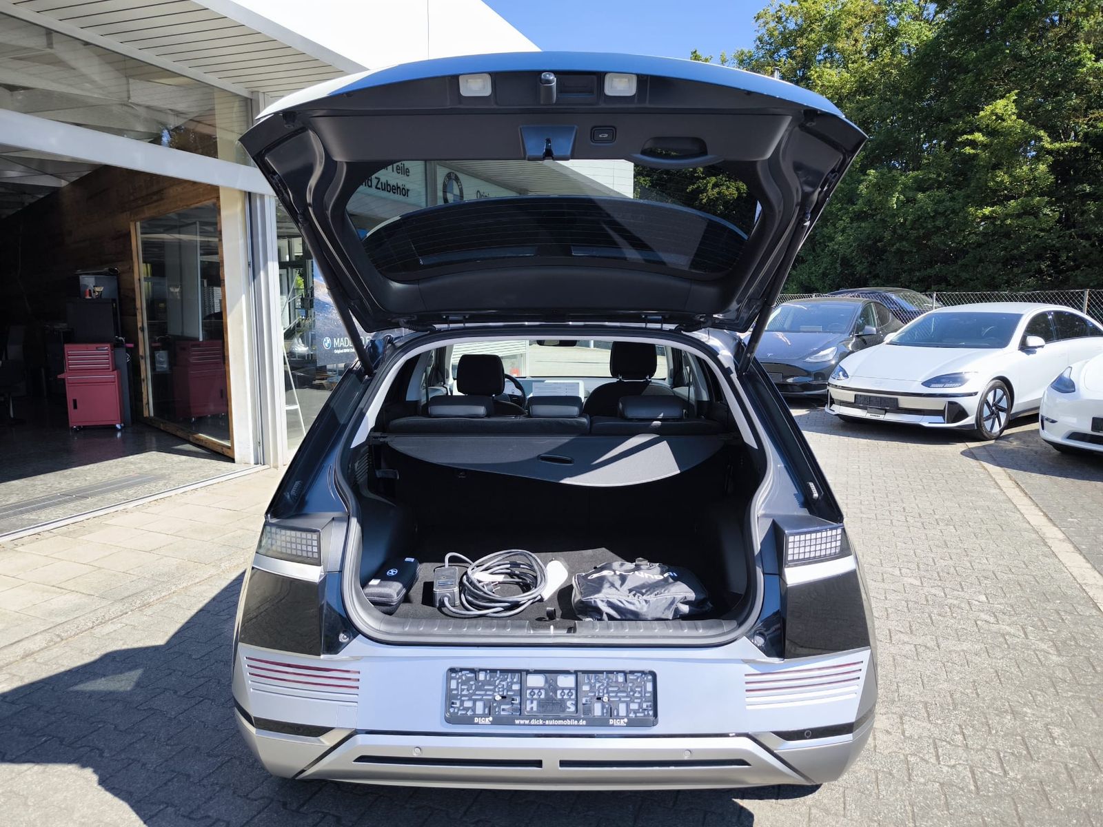 Fahrzeugabbildung Hyundai Ioniq 5 Uniq LED+HEAD+NAVI+SHZ+360°+ACC+BOSE+19"