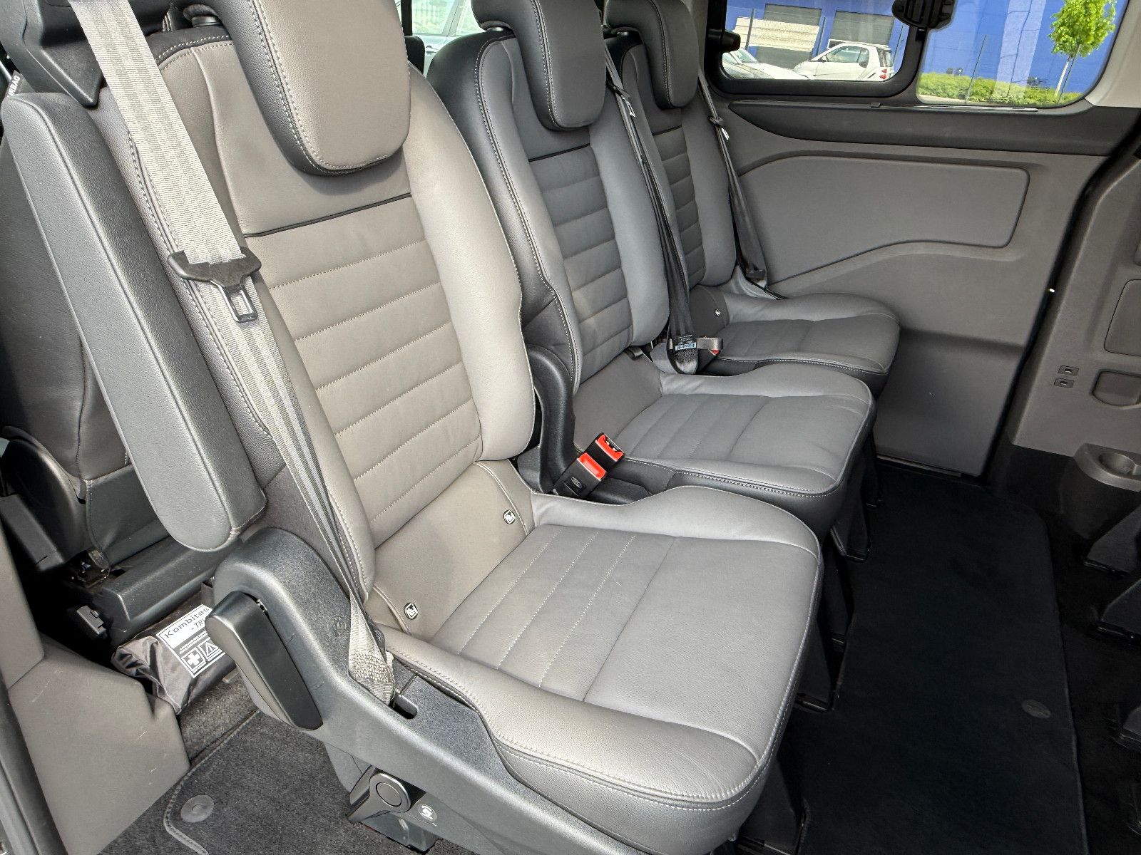 Fahrzeugabbildung Ford Transit/Tourneo Custom Kombi 320 L2 Tourneo Tita