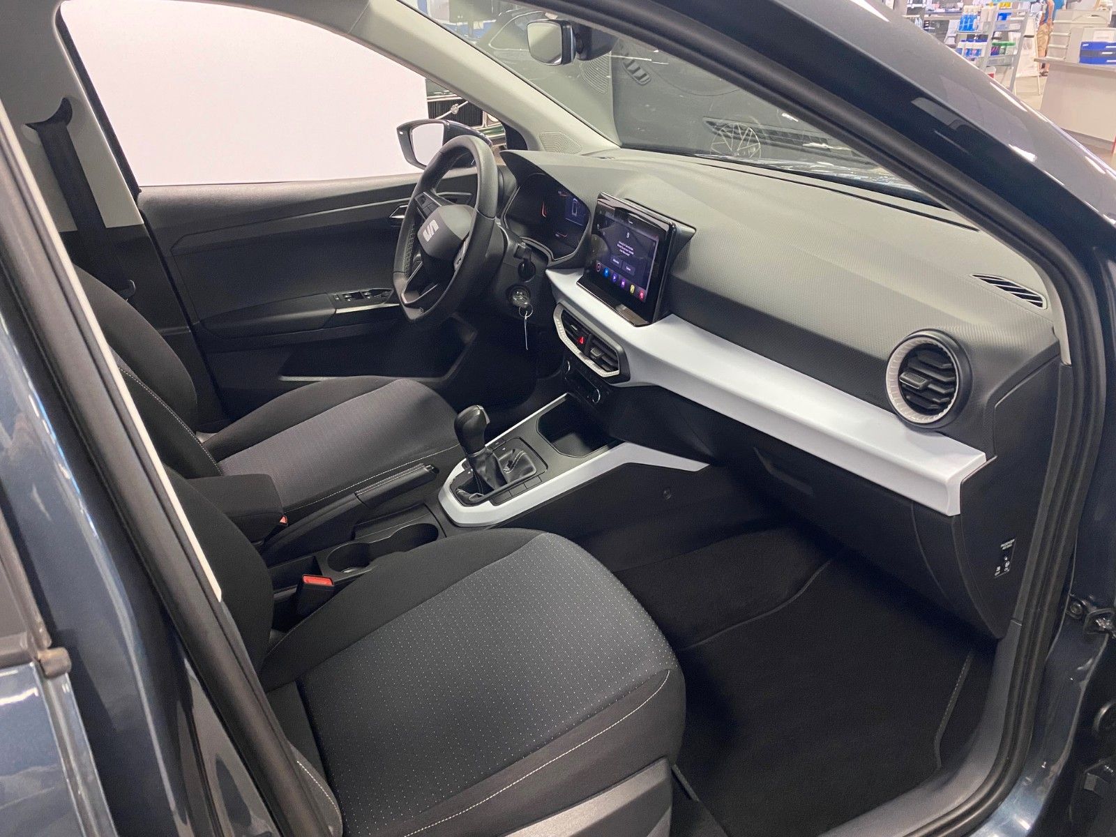 Fahrzeugabbildung SEAT Arona 1.0 TSI STYLE DSG+NAVI+LED+APP+TEMPOMAT+++