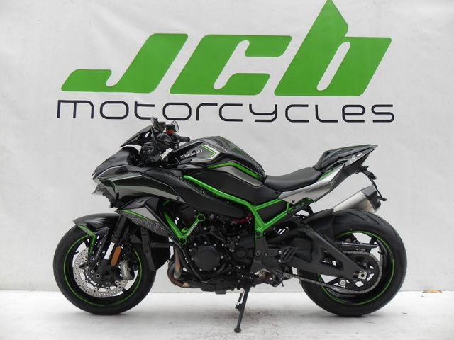 Kawasaki ZH2 Performance Akrapovic