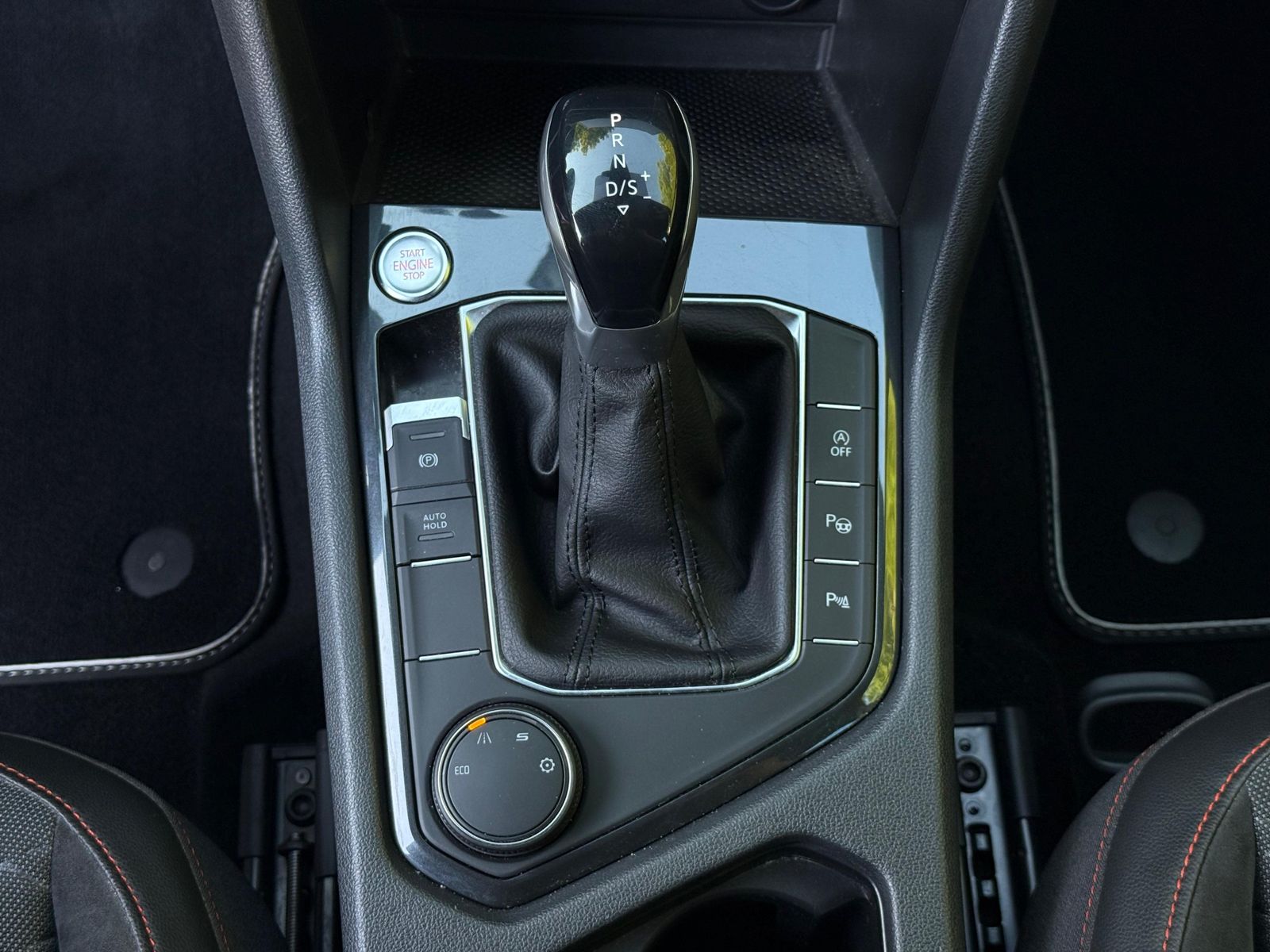 Fahrzeugabbildung SEAT Tarraco 2.0TDI DSG FR LED+NAV+ACC+CARPl+SHZ+MEMO