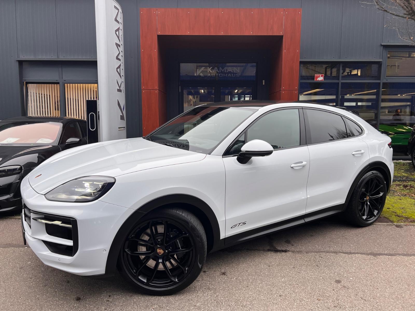 Porsche Cayenne Coupe GTS Leichtbau · Sportp· Burmester