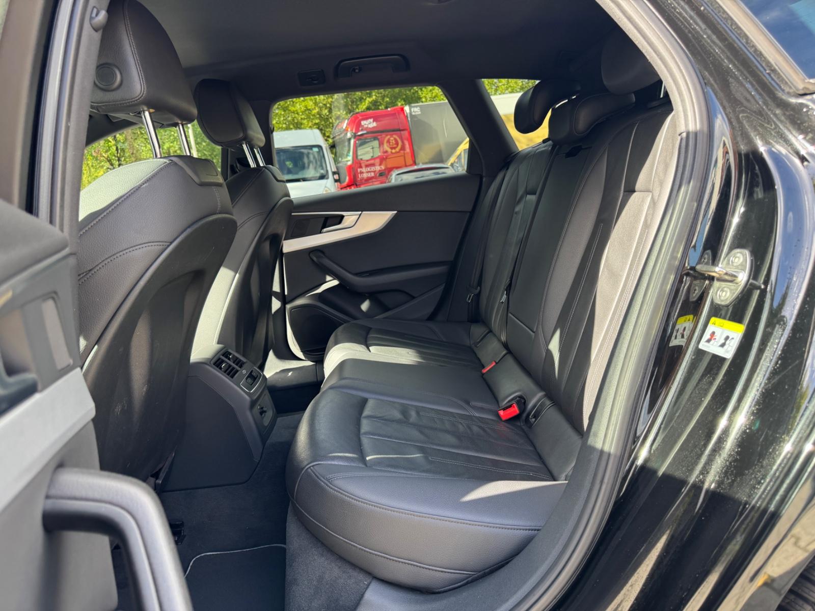 Audi A4 2015 — photo 13