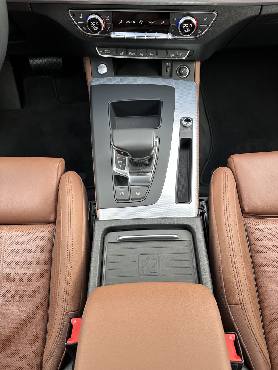 Fahrzeugabbildung Audi Q5 55 TFSIe Edition One NAV+LED+HUD+SHZ+B&O+360°