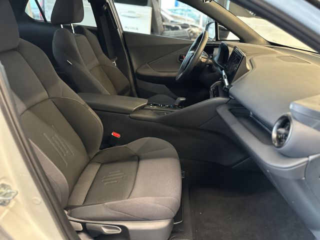 Toyota C-HR Hybrid FWD 2,0 L Black&White