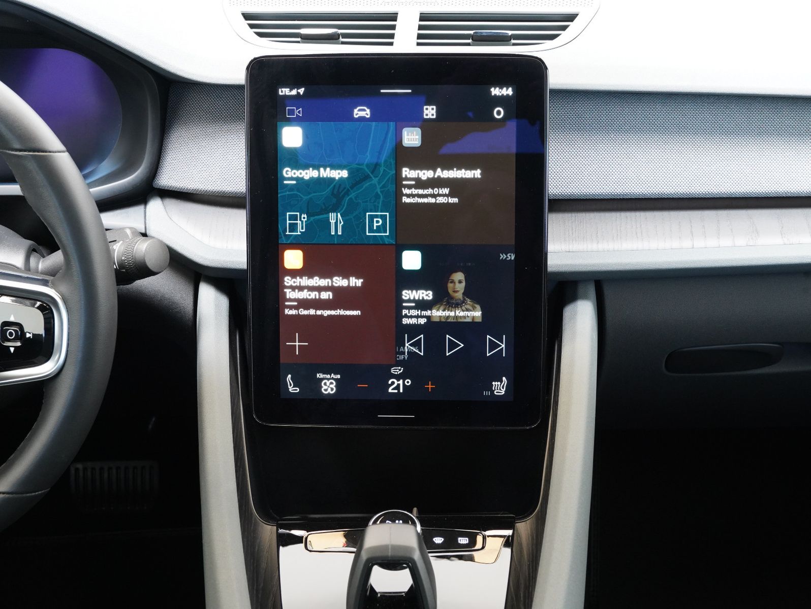 Fahrzeugabbildung Polestar 2 Long Range Dual Motor AWD 78kWh PILOT/PLUS/SOH